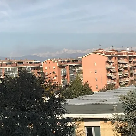 Camera In Alloggio In Totale Indipendenza